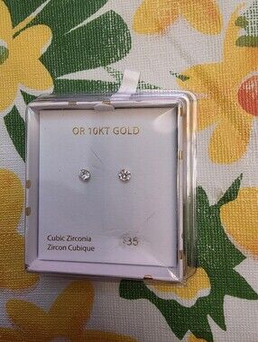 10kt Gold Cubic Zirconia Stud Earrings - White